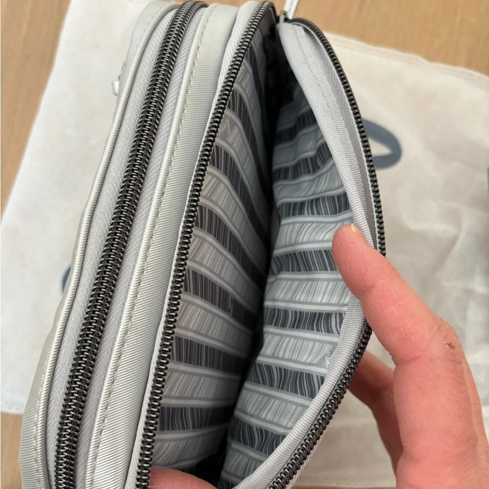 NWT Lug Super Coupe 2 Metallic Silver - Picture 5 of 15